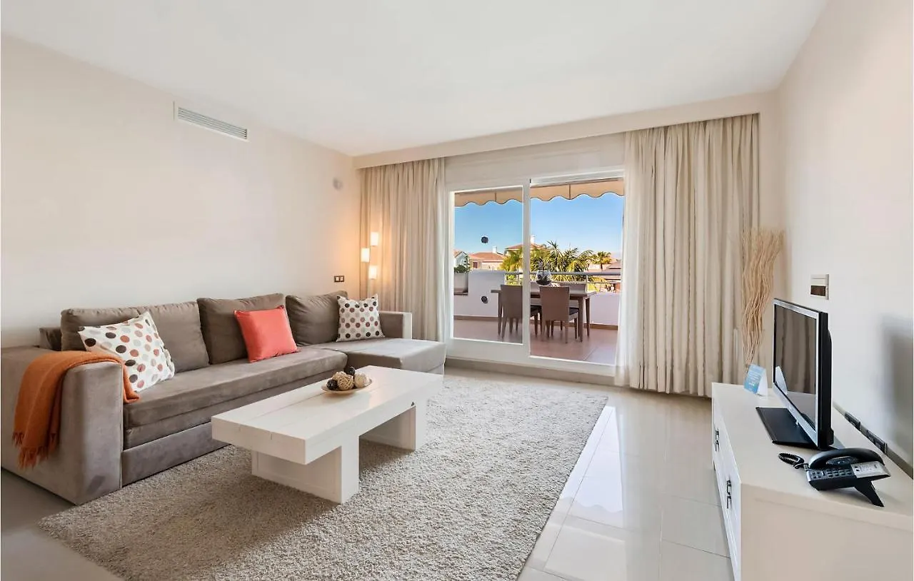 Cozy Apartment In Estepona With Wifi