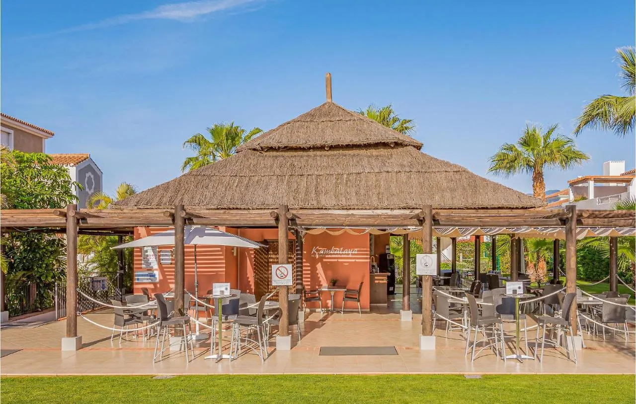 Cozy Apartment In Estepona With Wifi