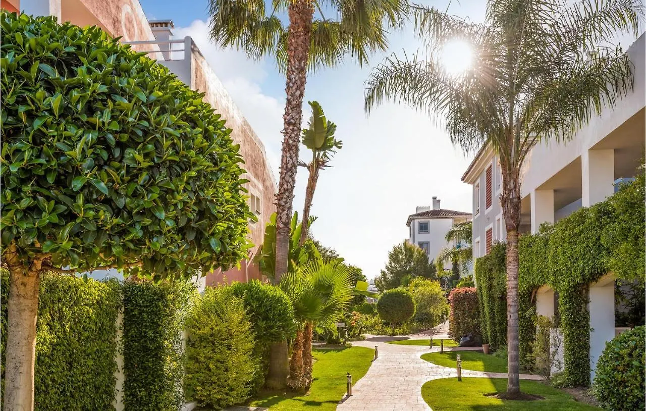 Cozy Apartment In Estepona With Wifi