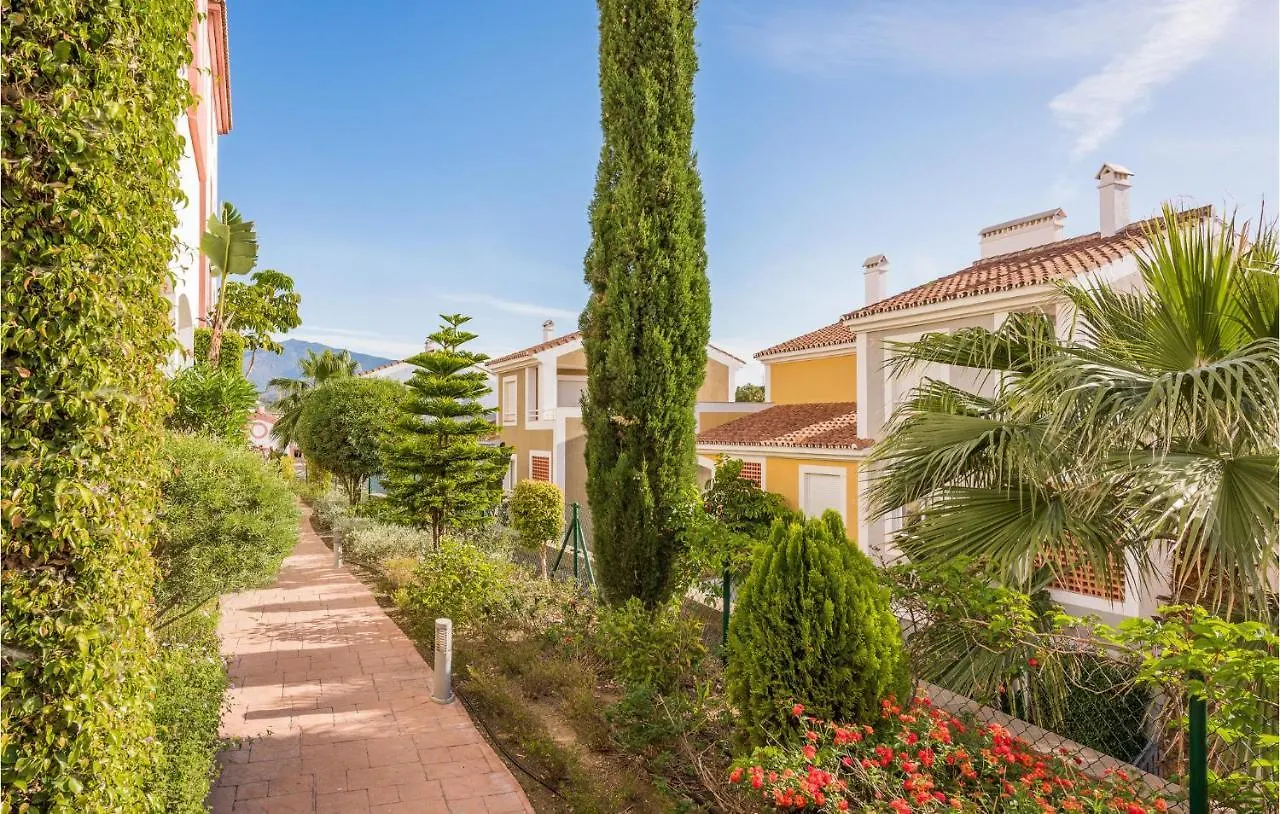 Cozy Apartment In Estepona With Wifi